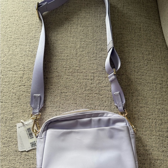 Everywhere Crossbody Bag 2L (Lavender Frost/Gold) - Picture 2 of 3